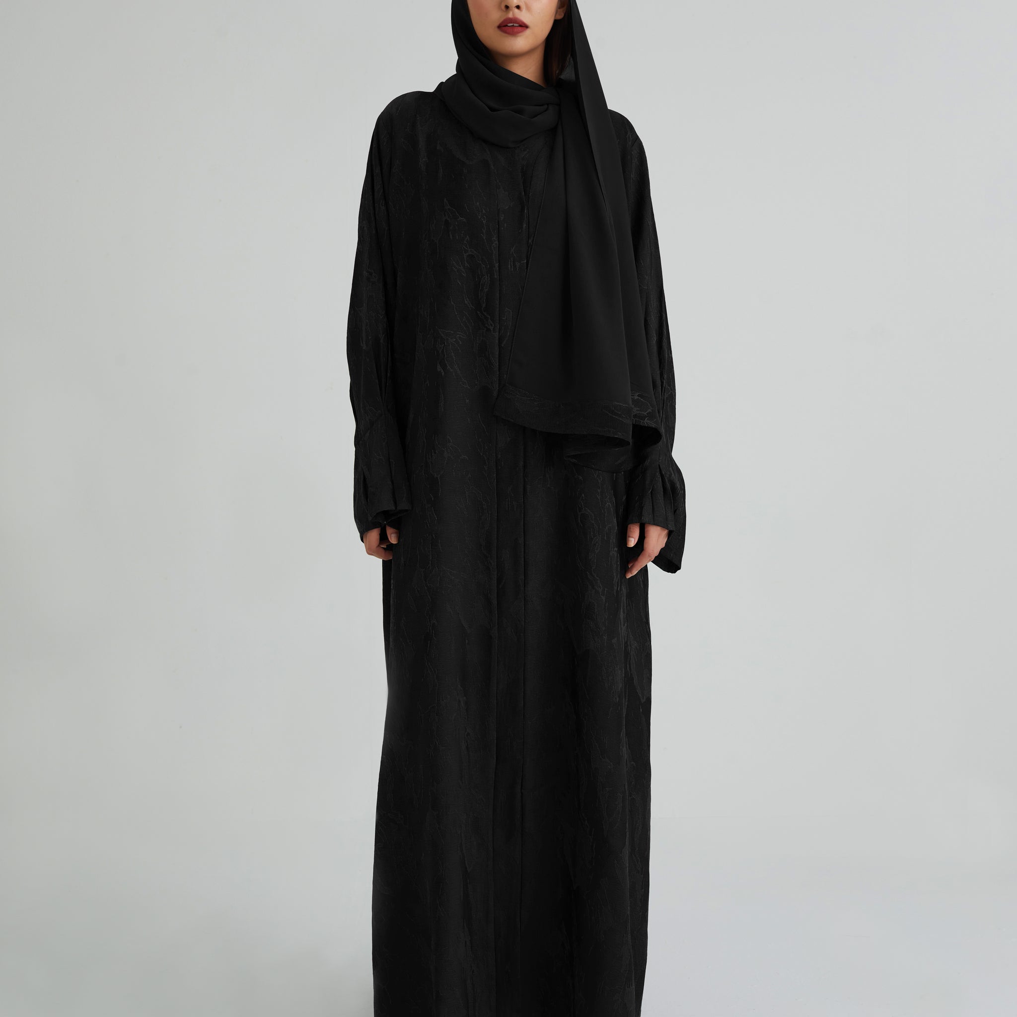 Bushra Abaya in Meteorite