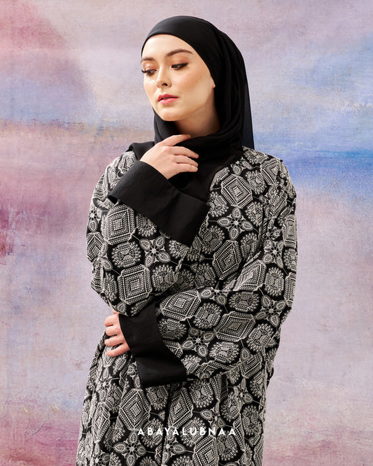 Hawa Abaya in Meteorite