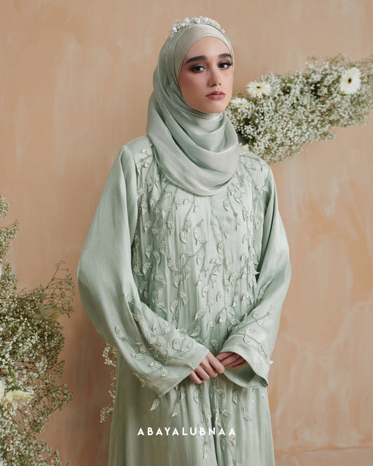 Iris Abaya in Green