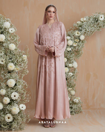 Iris Abaya in Pink