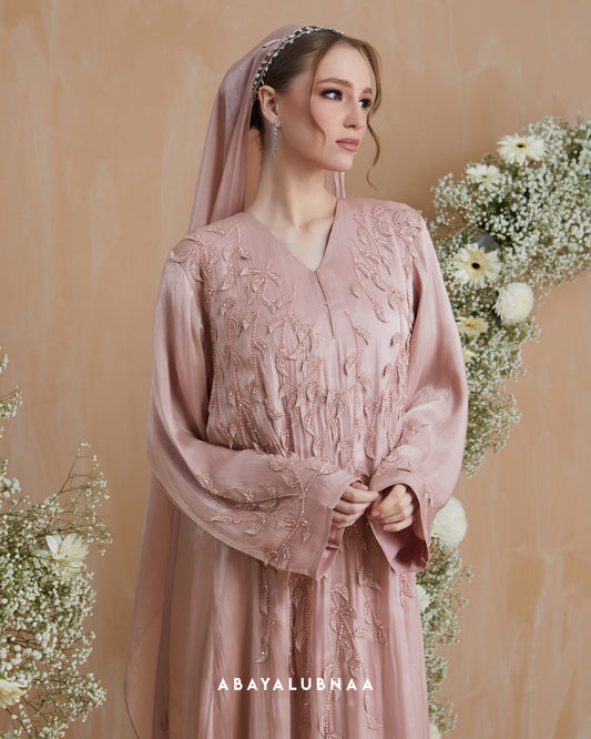 Iris Abaya in Pink