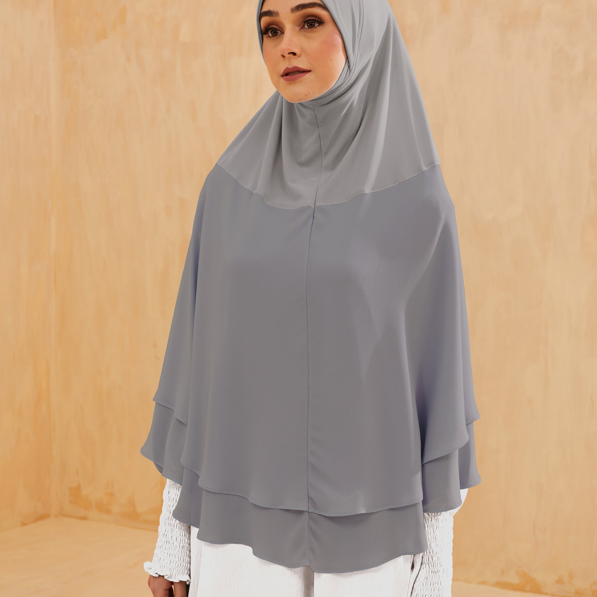 Khimar Zehra in Ultimate Grey