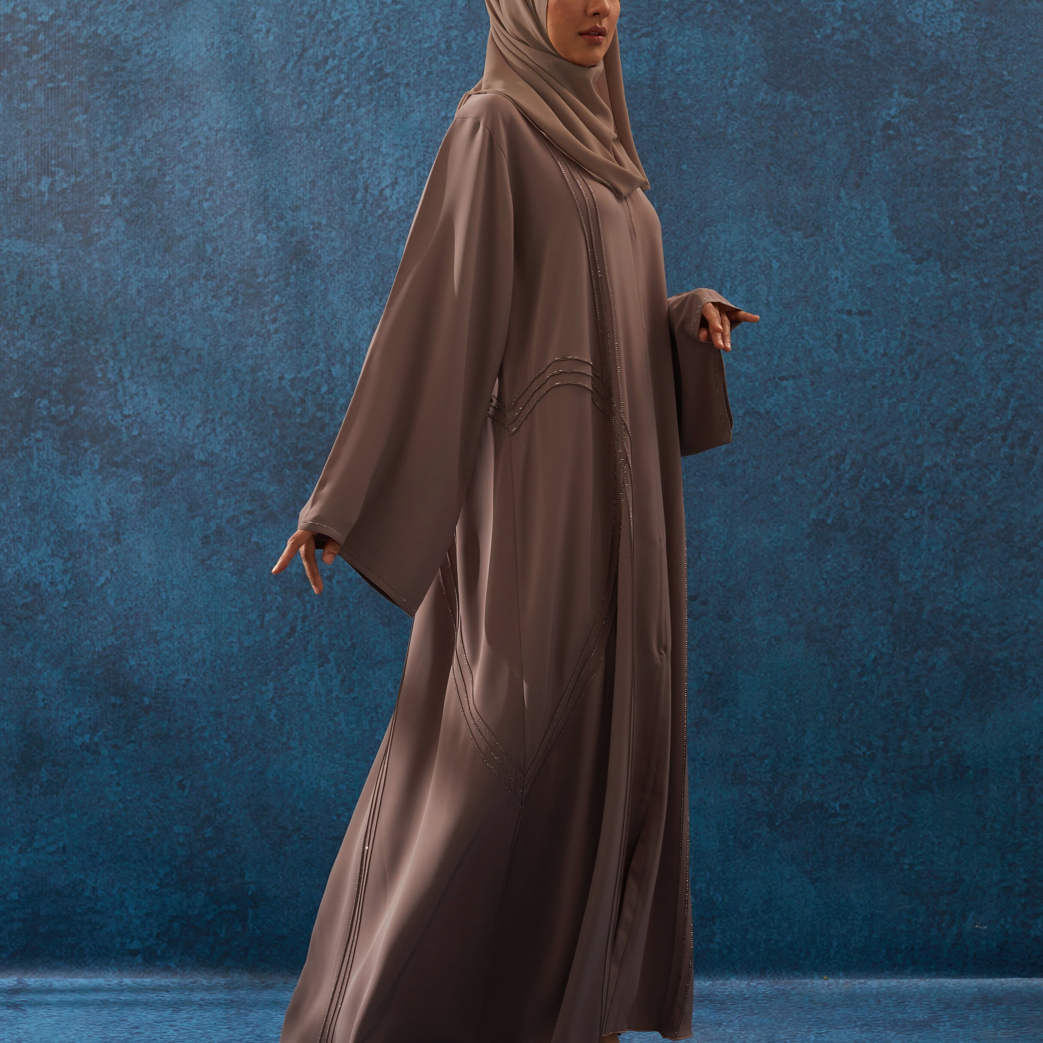 Kiara Abaya in Dusty Brown