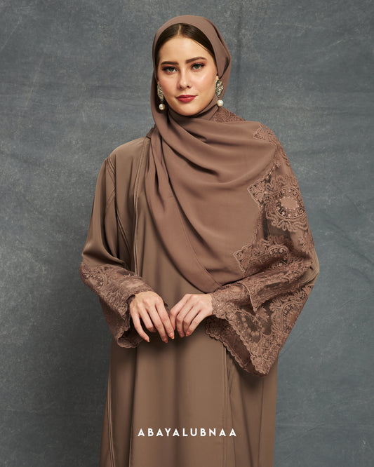 Lateefa Chic in Tawny Brown