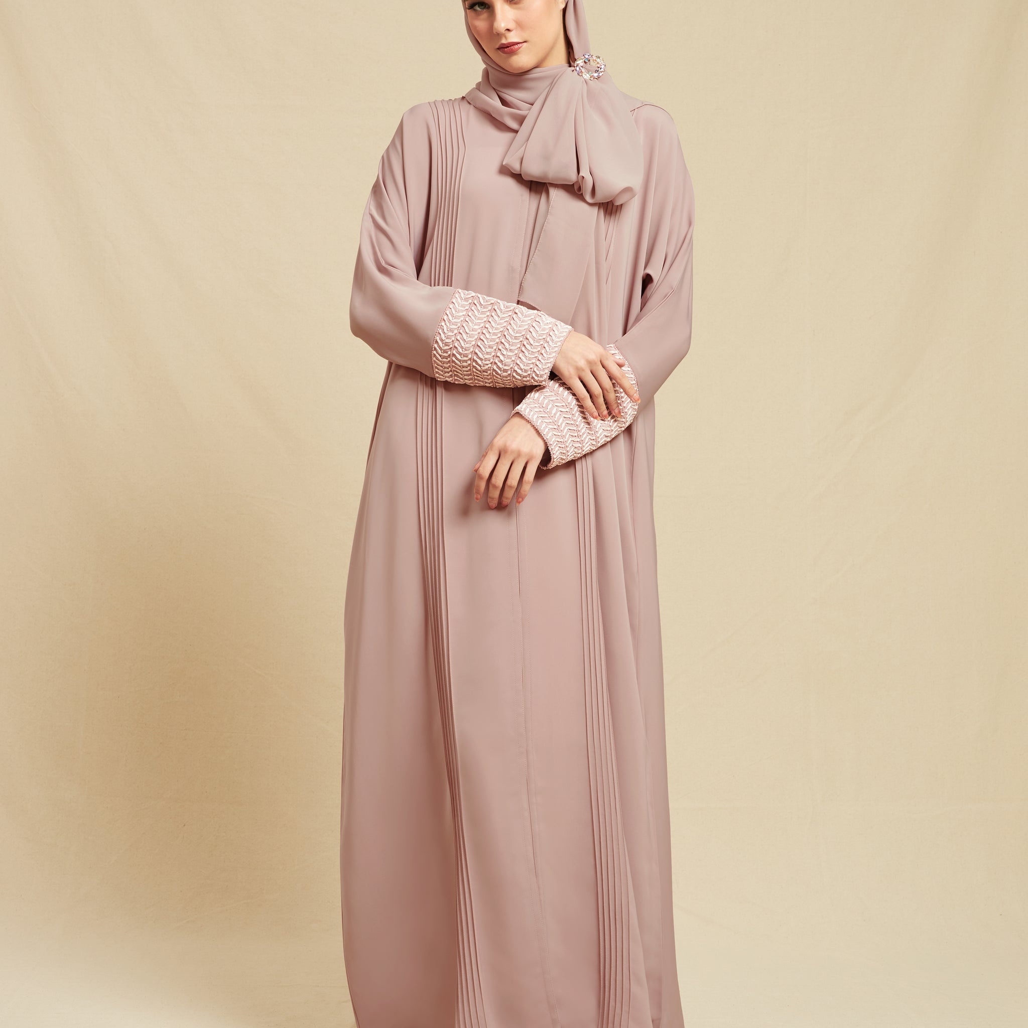 Loura Abaya in Soft Pink