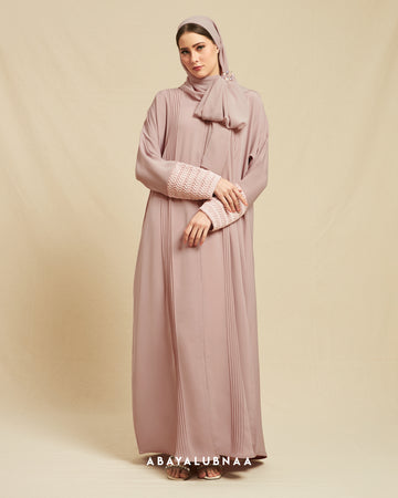 Loura Abaya in Soft Pink