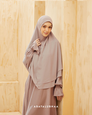 Khimar Zehra in Dusty Pink