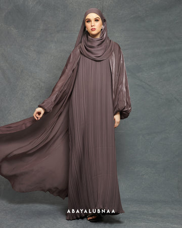 Valentina Abaya in Majestic Violet