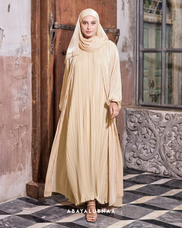 Valentina Abaya in Light Gold