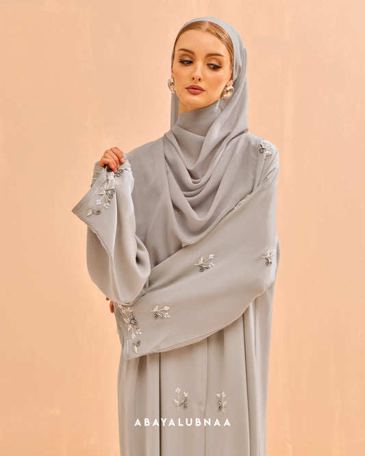 Zahira Abaya in Grey