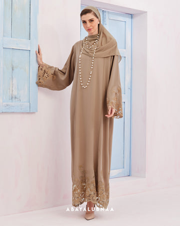 Talia Abaya in Powder Brown