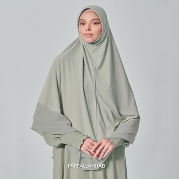 Khimar Zohra in Laurel Green